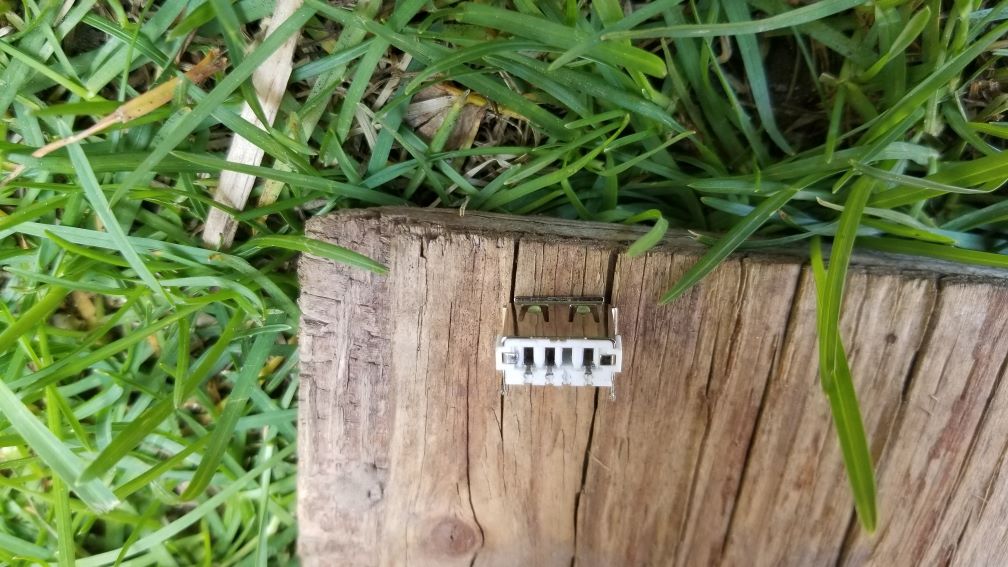 Back of the USB connector.